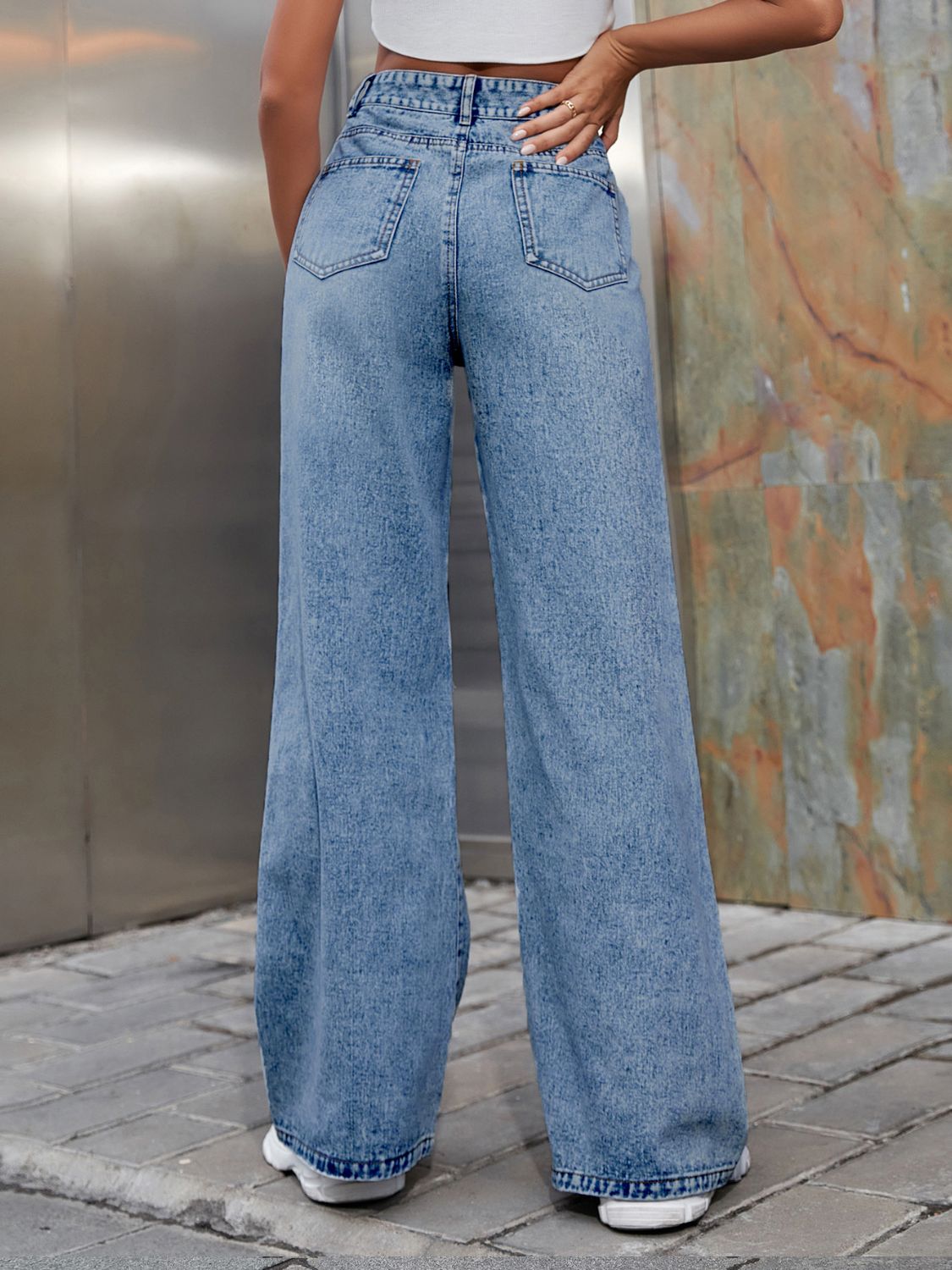 Distressed Wide Leg Jeans with Pockets